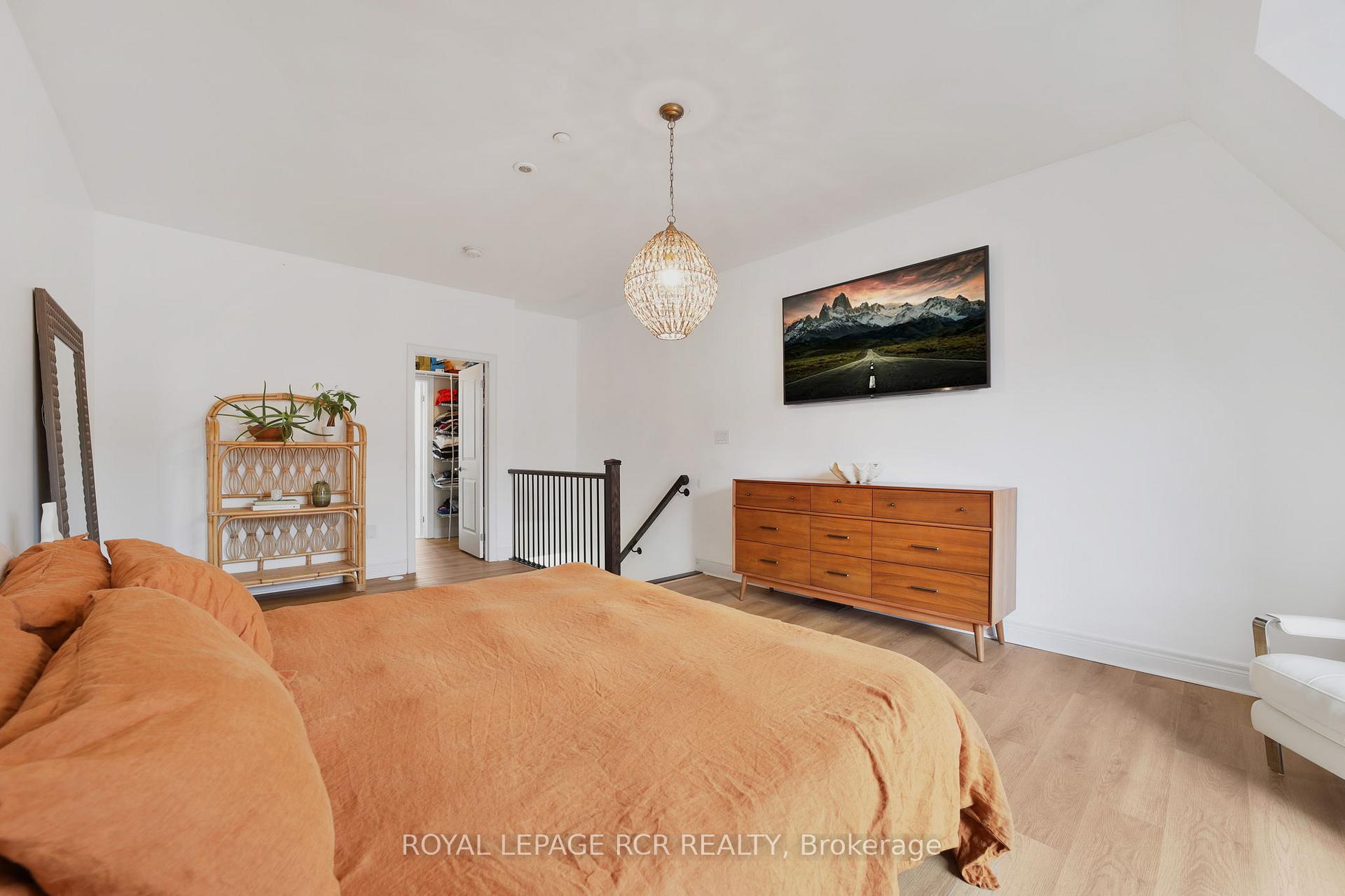 Photo 29 of 8343 Kipling Avenue, Vaughan, West Woodbridge — HOMEH