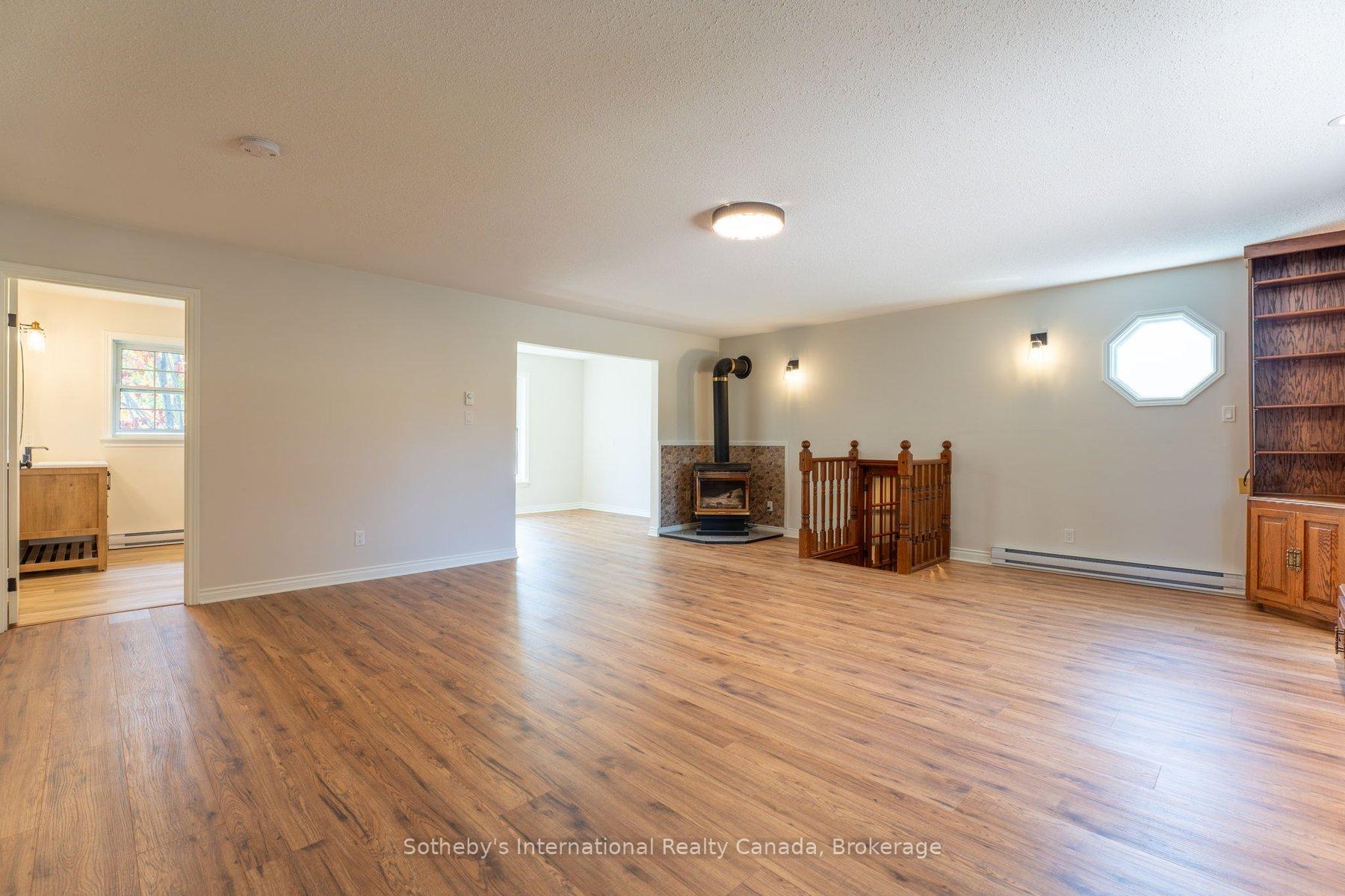Photo 33 of 31 Elizabeth Street E, Clearview, Creemore — HOMEH