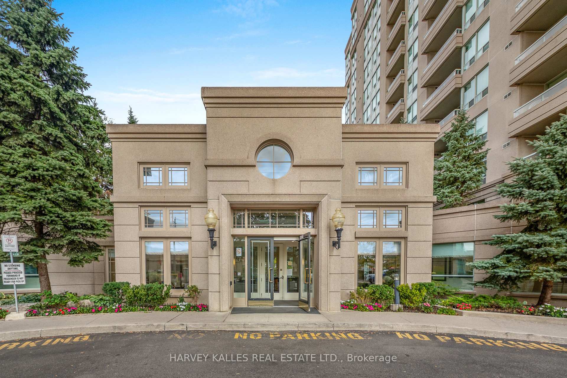 Photo 2 of Unit 710, 2 Covington Road, Toronto, Englemount-Lawrence — HOMEH