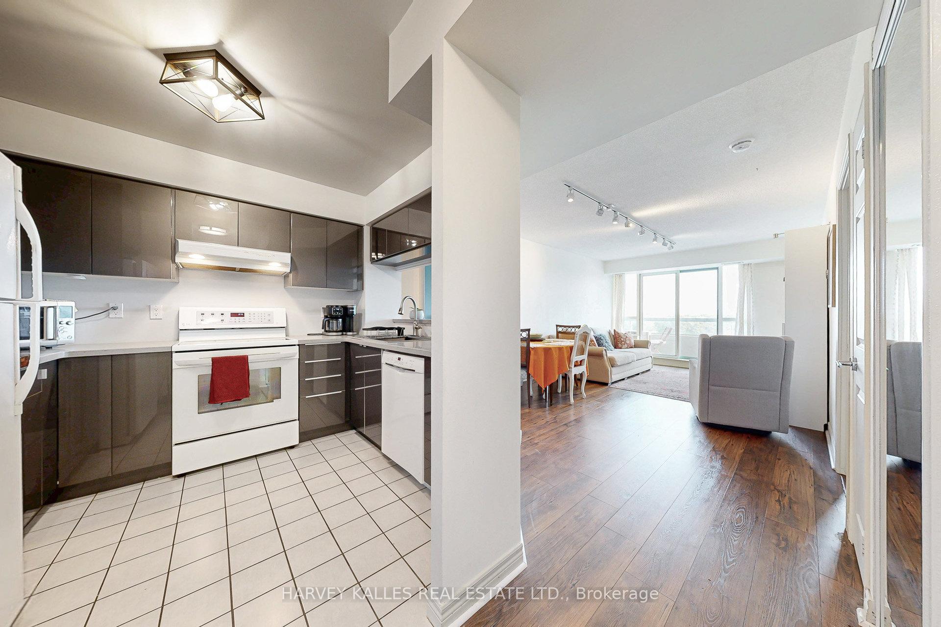 Photo 3 of Unit 710, 2 Covington Road, Toronto, Englemount-Lawrence — HOMEH
