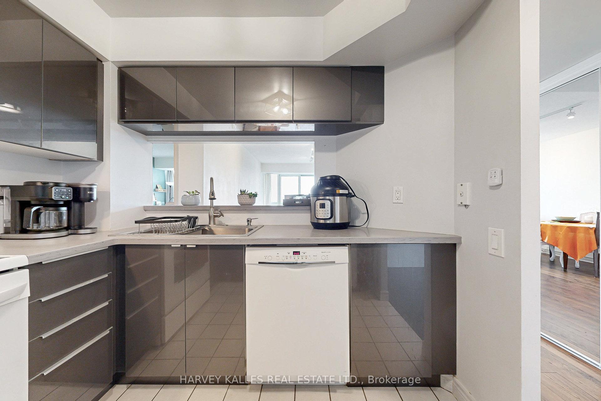 Photo 5 of Unit 710, 2 Covington Road, Toronto, Englemount-Lawrence — HOMEH