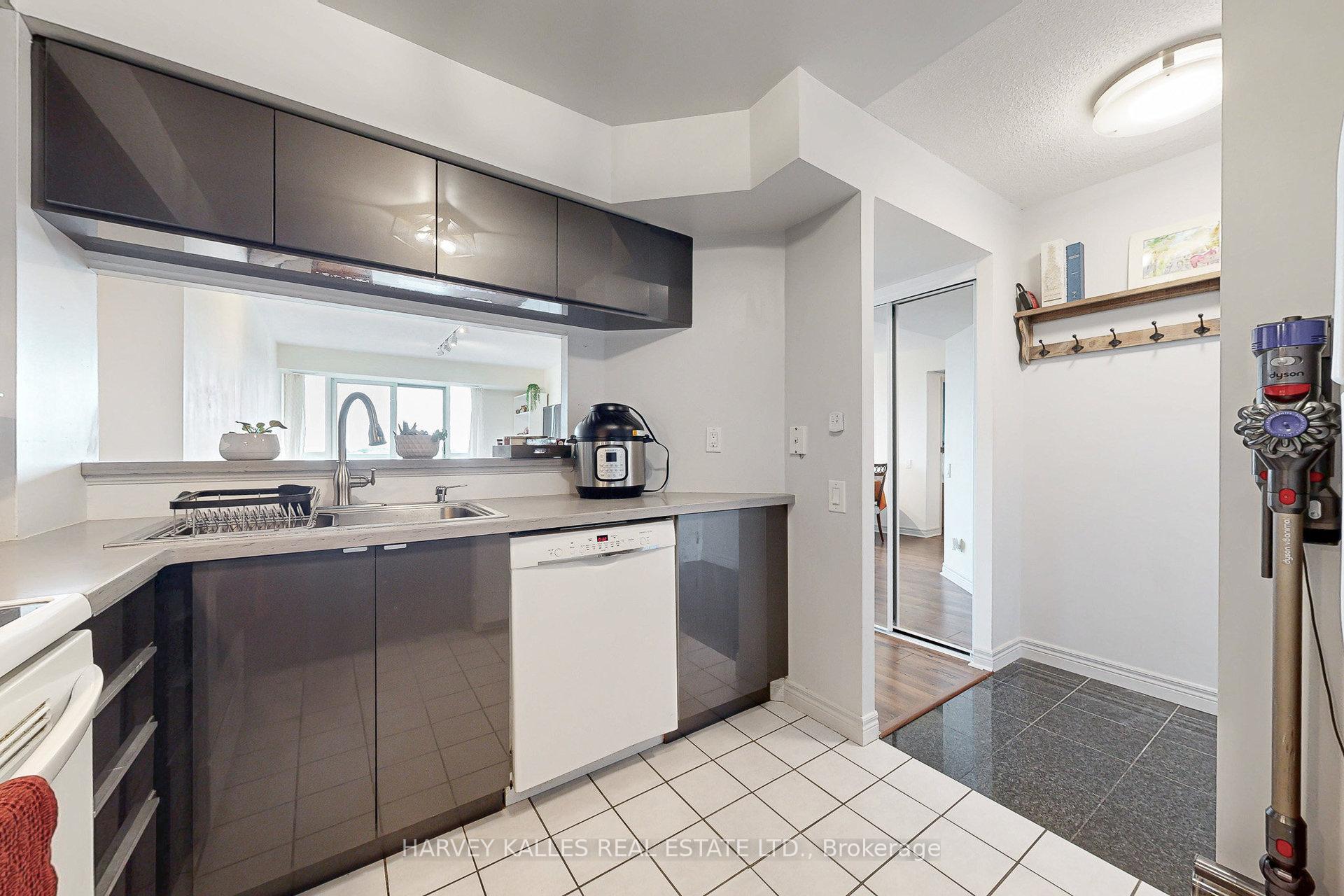 Photo 6 of Unit 710, 2 Covington Road, Toronto, Englemount-Lawrence — HOMEH