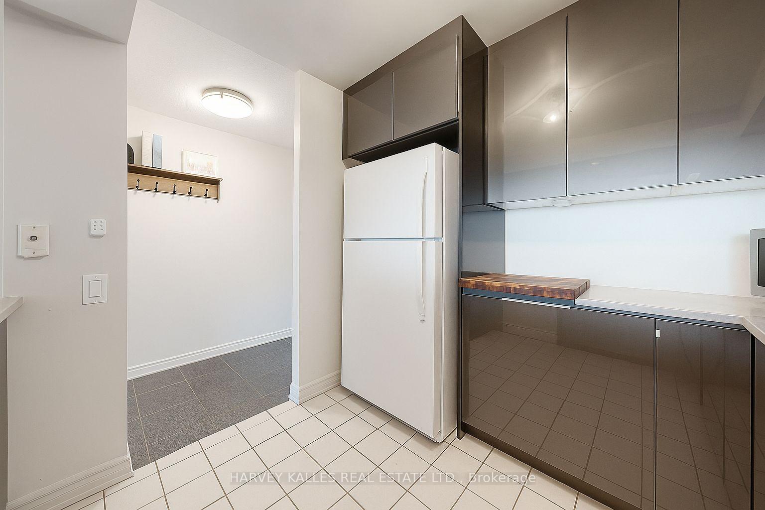 Photo 7 of Unit 710, 2 Covington Road, Toronto, Englemount-Lawrence — HOMEH