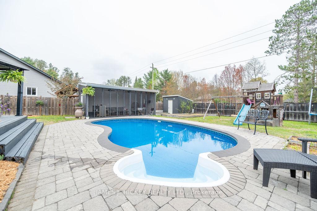Photo 3 of 1010 Beatty Crescent, Deep River — HOMEH