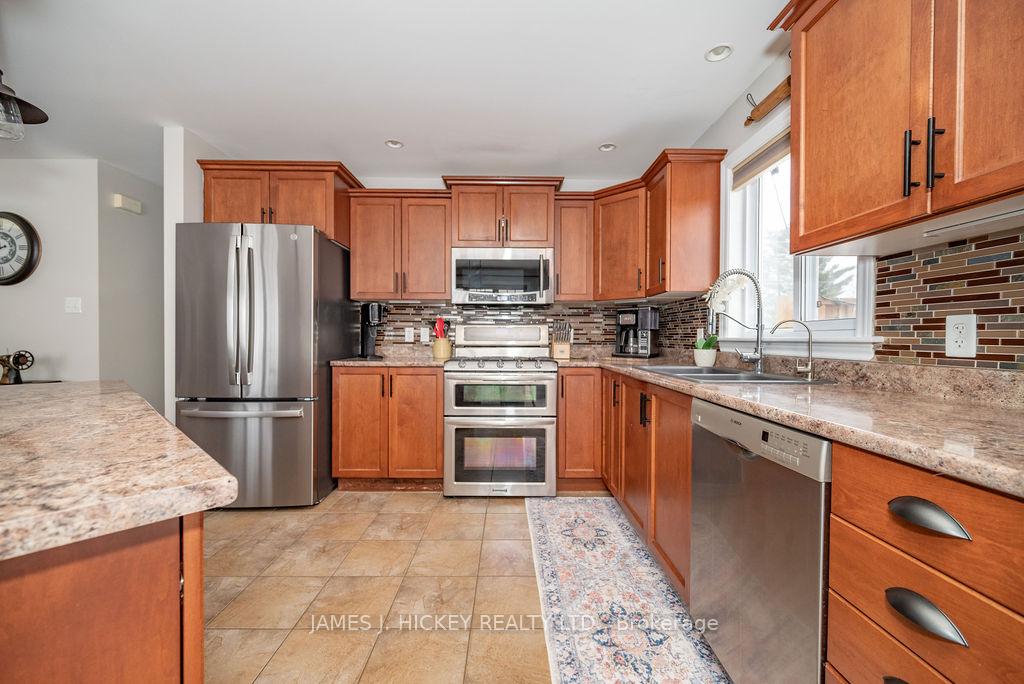 Photo 8 of 1010 Beatty Crescent, Deep River — HOMEH