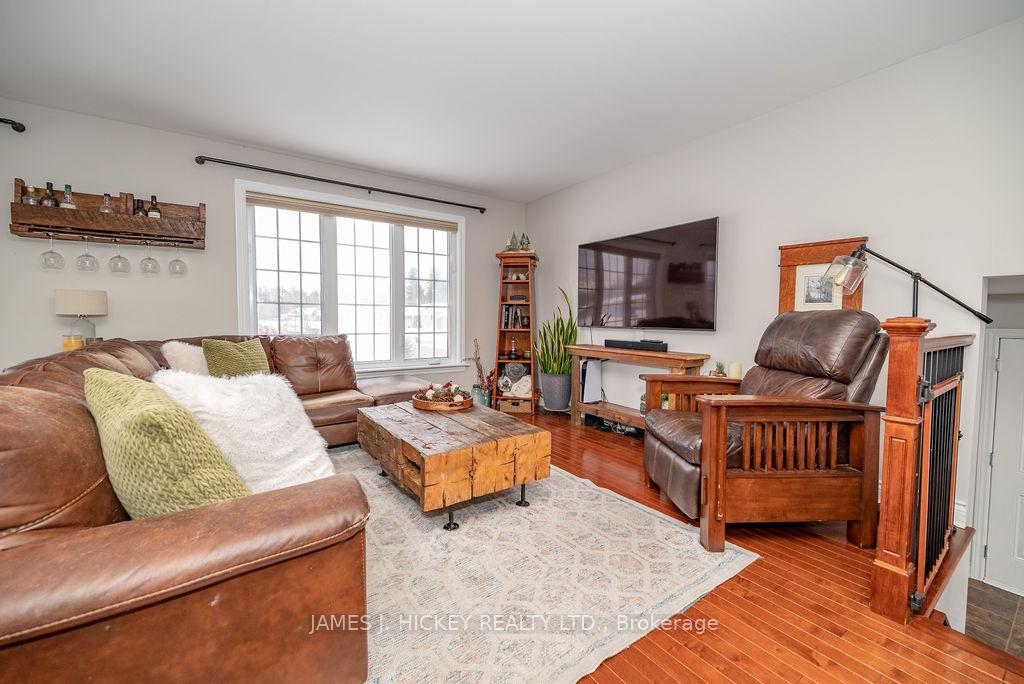 Photo 12 of 1010 Beatty Crescent, Deep River — HOMEH