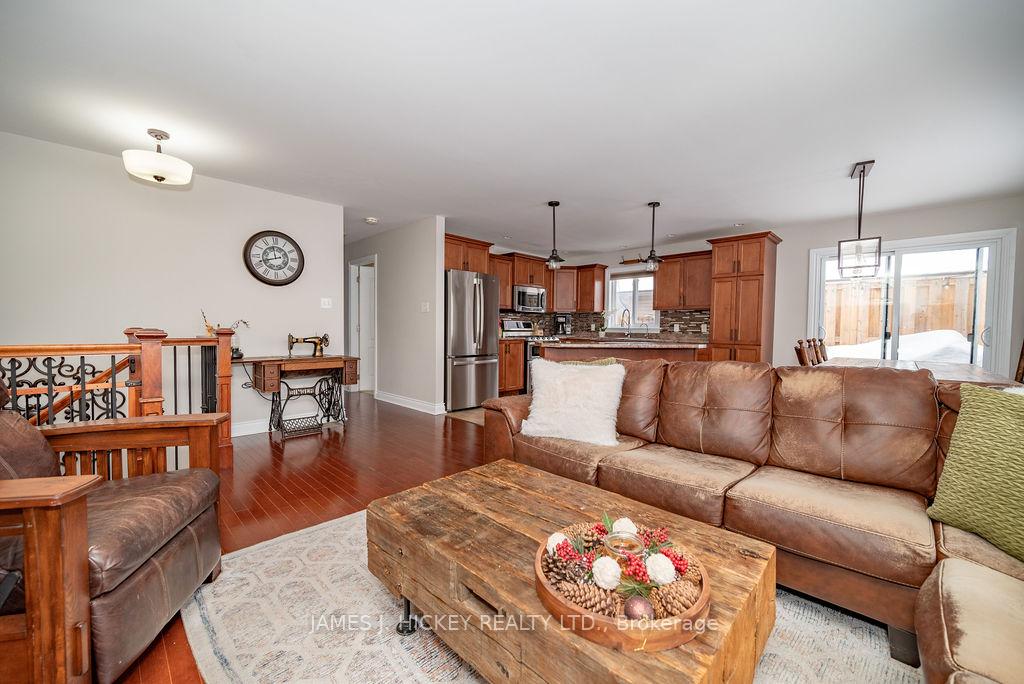Photo 13 of 1010 Beatty Crescent, Deep River — HOMEH