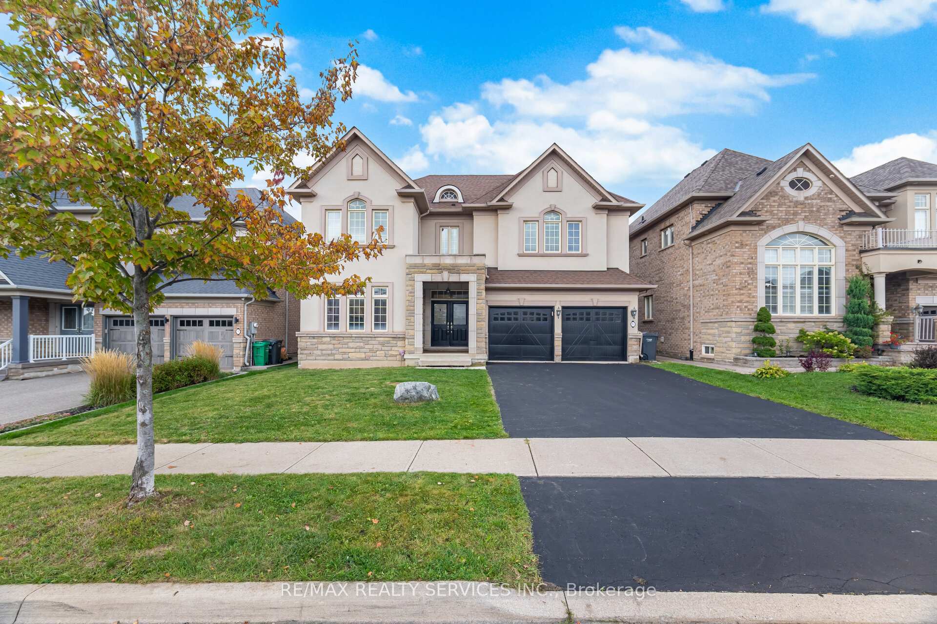 Photo 2 of 6 Beacon Hill Drive, Brampton, Credit Valley — HOMEH