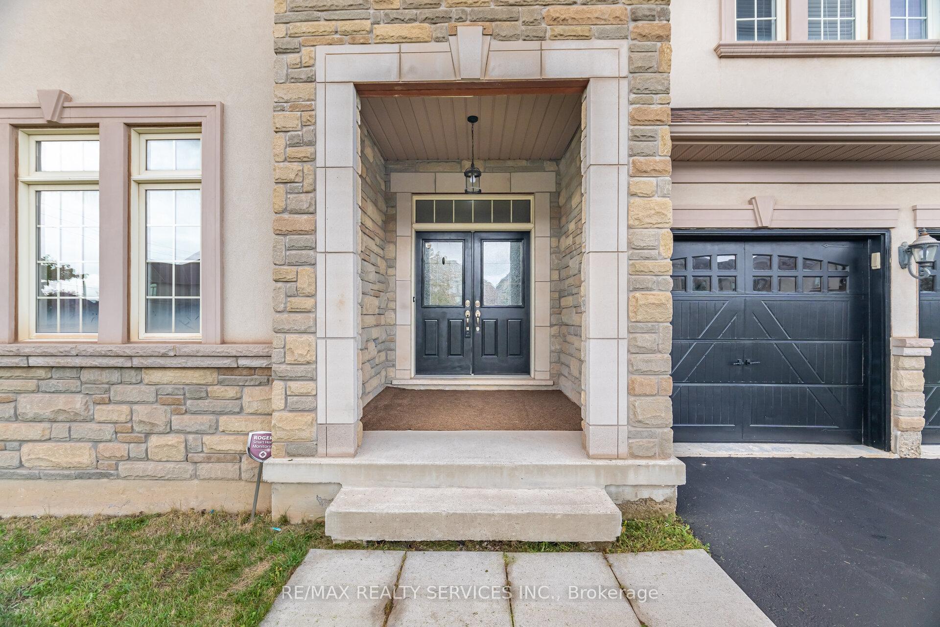Photo 3 of 6 Beacon Hill Drive, Brampton, Credit Valley — HOMEH