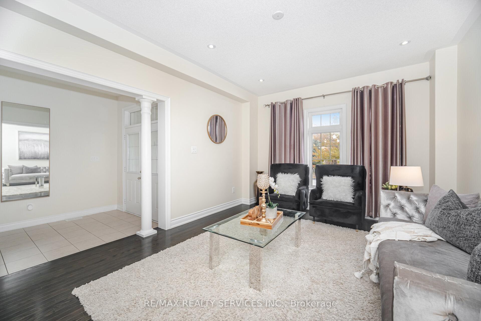Photo 7 of 6 Beacon Hill Drive, Brampton, Credit Valley — HOMEH