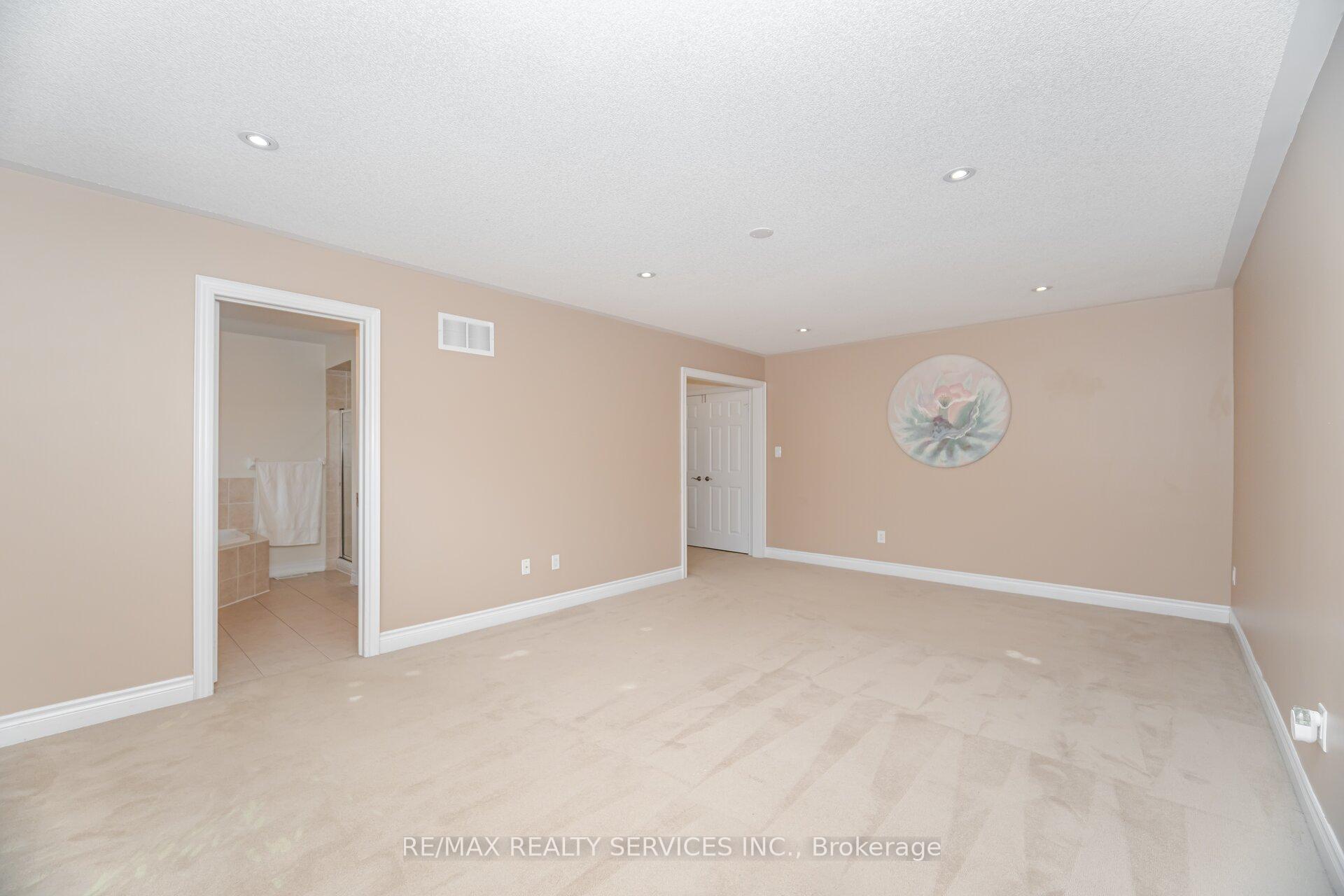 Photo 29 of 6 Beacon Hill Drive, Brampton, Credit Valley — HOMEH