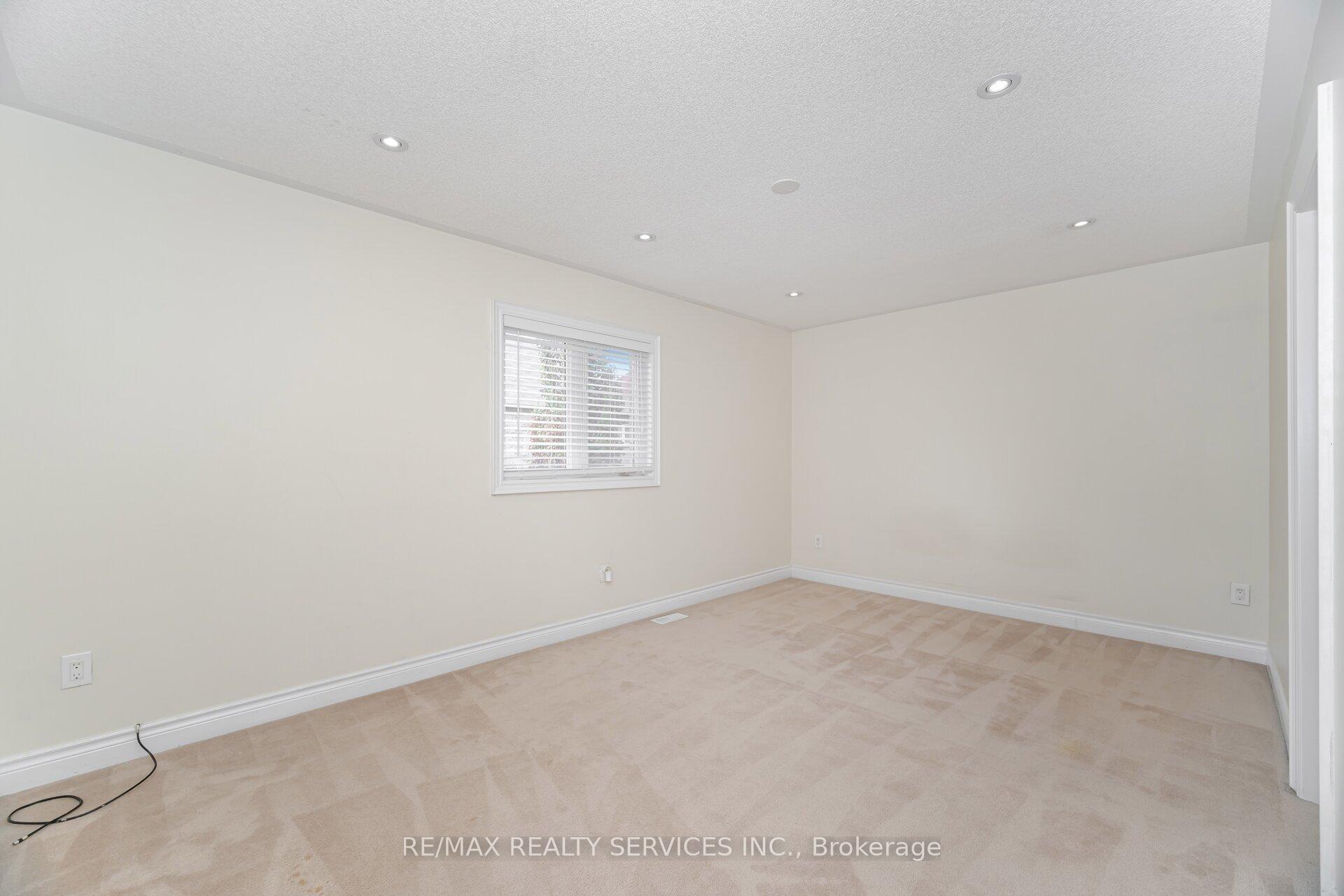 Photo 34 of 6 Beacon Hill Drive, Brampton, Credit Valley — HOMEH