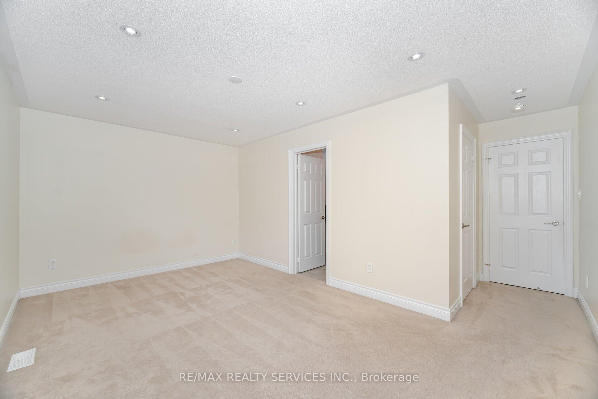 Photo 35 of 6 Beacon Hill Drive, Brampton, Credit Valley — HOMEH
