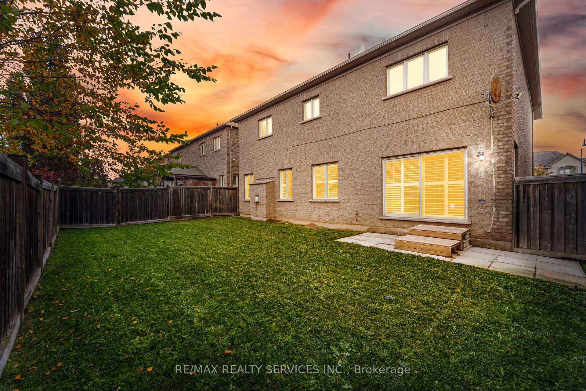 Photo 48 of 6 Beacon Hill Drive, Brampton, Credit Valley — HOMEH