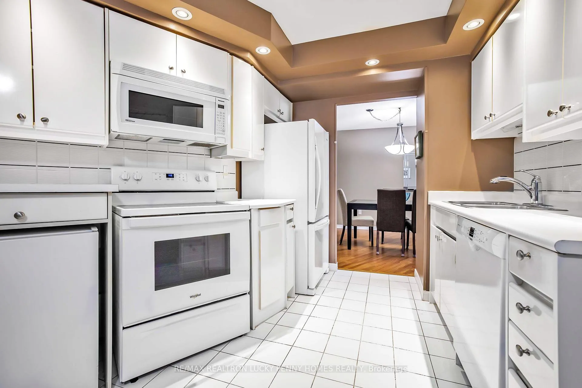 Photo 14 of Unit 804, 7250 Yonge Street, Vaughan, Crestwood-Springfarm-Yorkhill — HOMEH