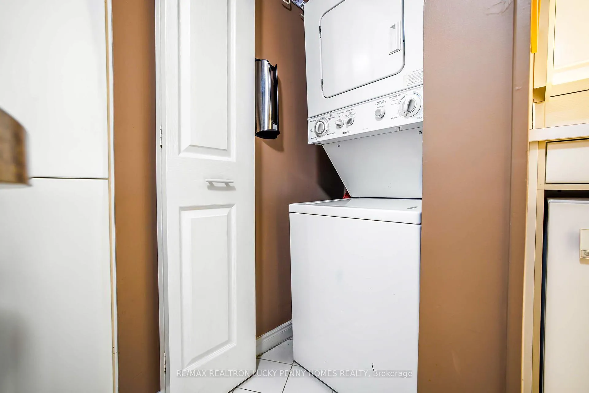 Photo 17 of Unit 804, 7250 Yonge Street, Vaughan, Crestwood-Springfarm-Yorkhill — HOMEH