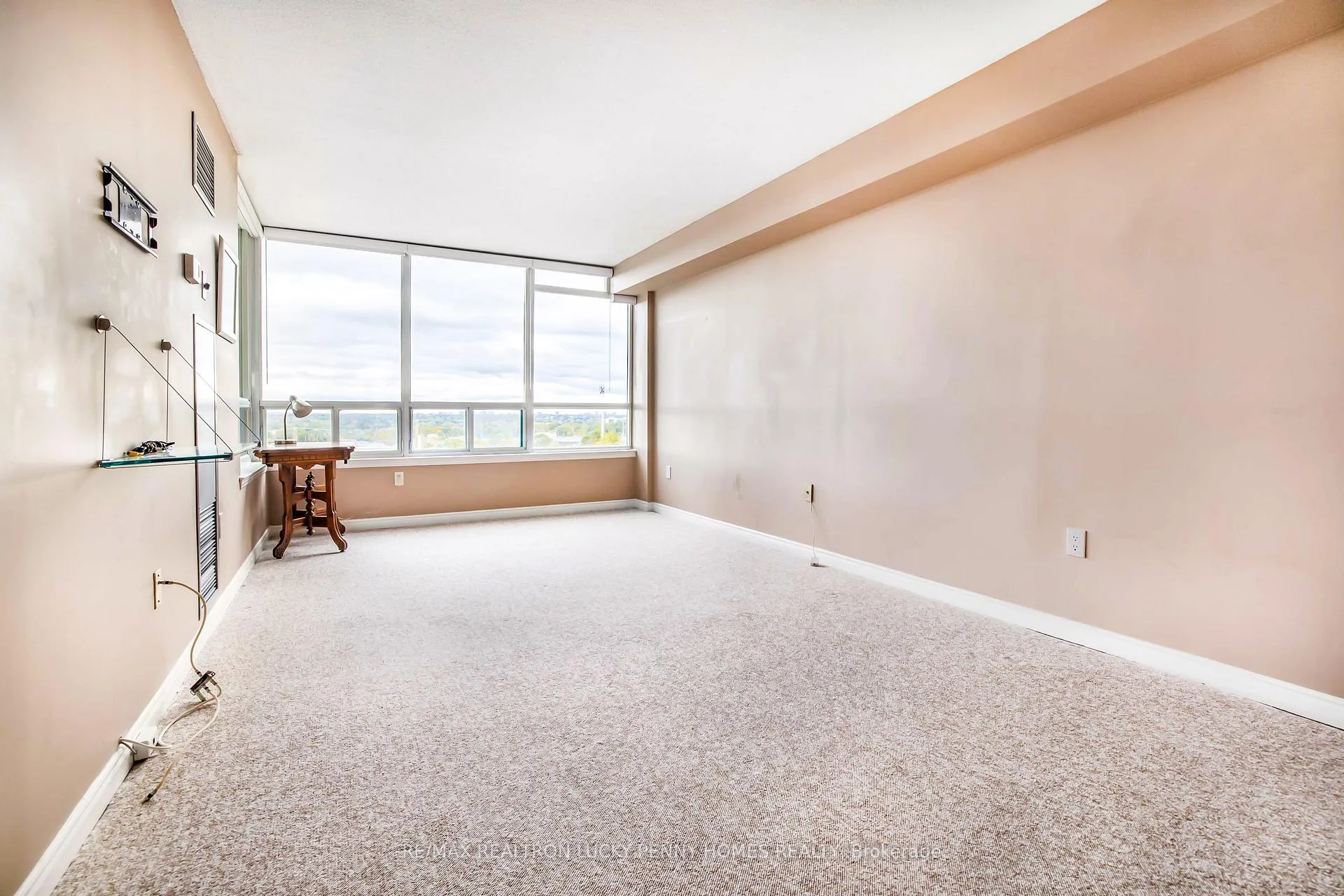 Photo 18 of Unit 804, 7250 Yonge Street, Vaughan, Crestwood-Springfarm-Yorkhill — HOMEH