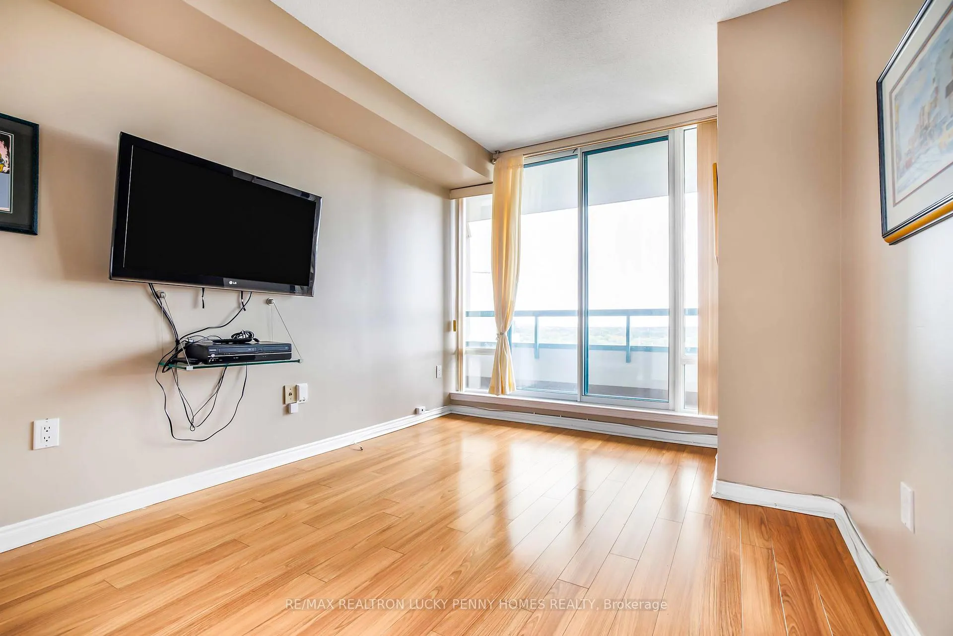 Photo 22 of Unit 804, 7250 Yonge Street, Vaughan, Crestwood-Springfarm-Yorkhill — HOMEH