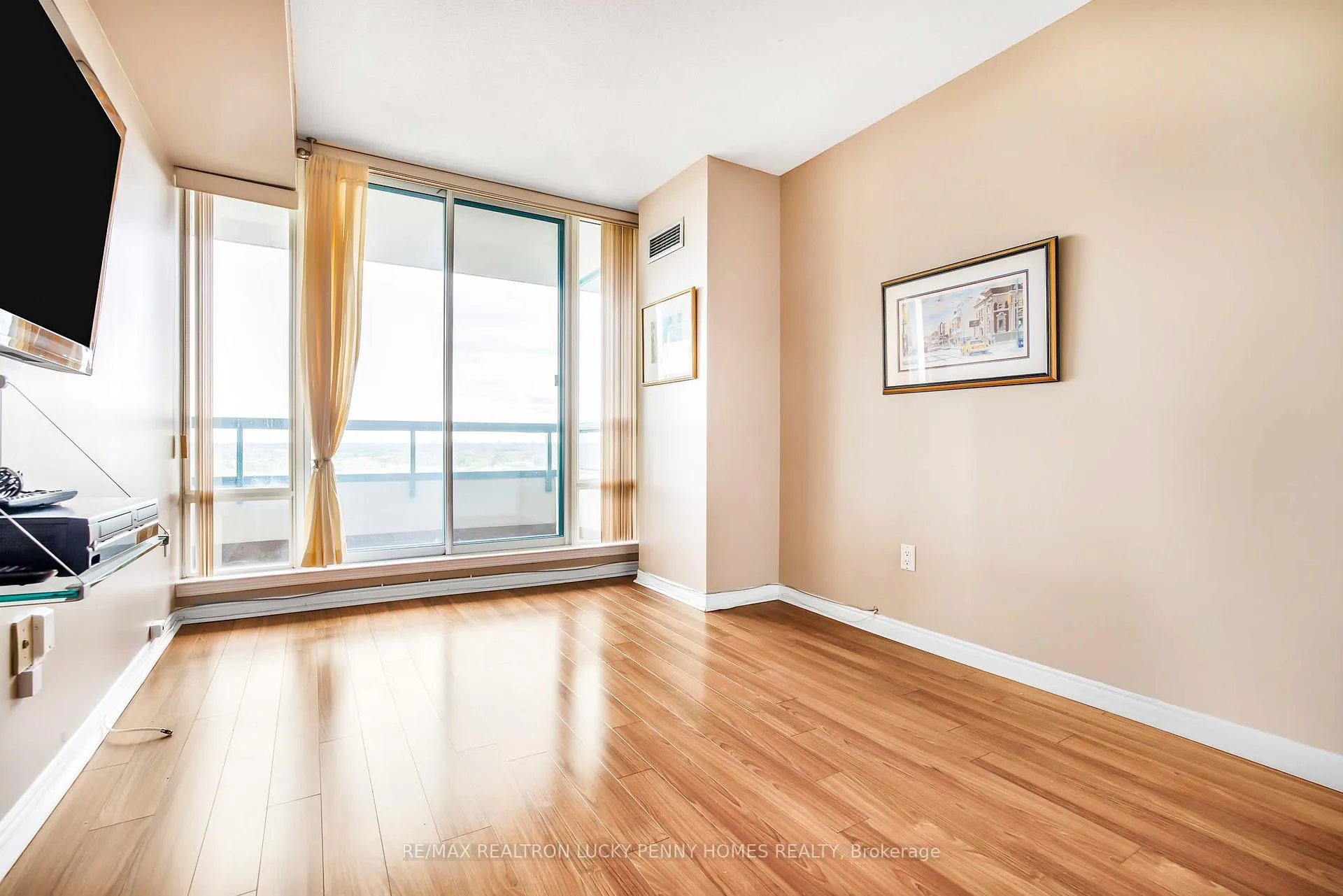 Photo 23 of Unit 804, 7250 Yonge Street, Vaughan, Crestwood-Springfarm-Yorkhill — HOMEH