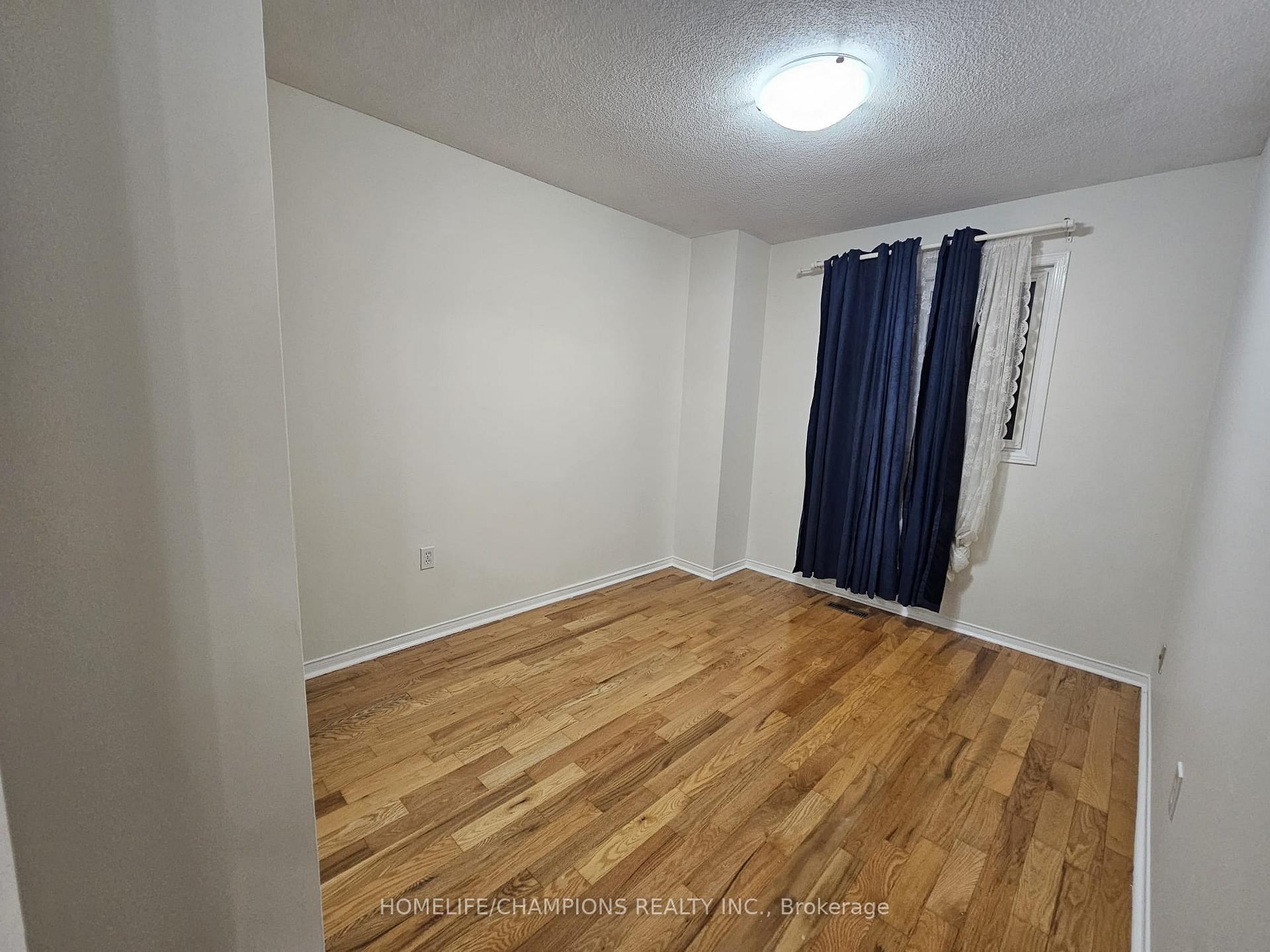 Photo 13 of 11 Rollo Drive, Ajax, South East — HOMEH