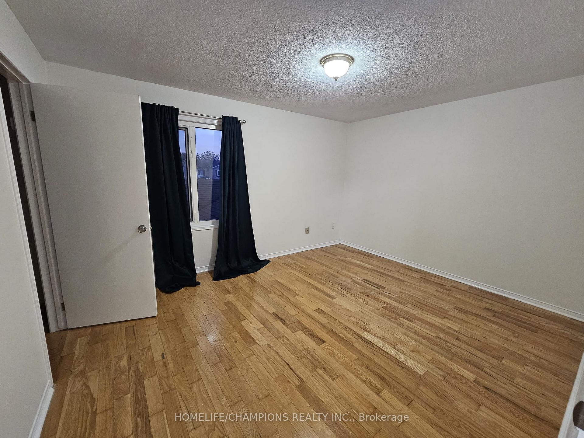 Photo 14 of 11 Rollo Drive, Ajax, South East — HOMEH