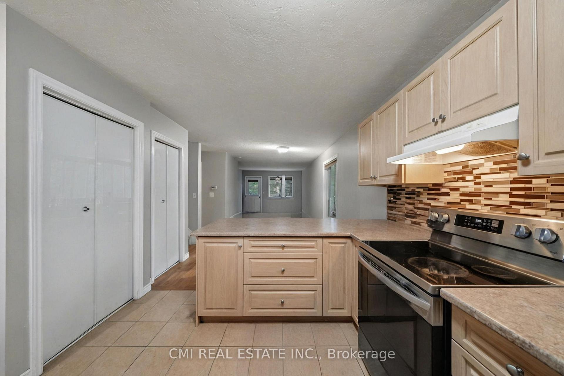 Photo 8 of 511 Thomas Street, Clearview, Stayner — HOMEH