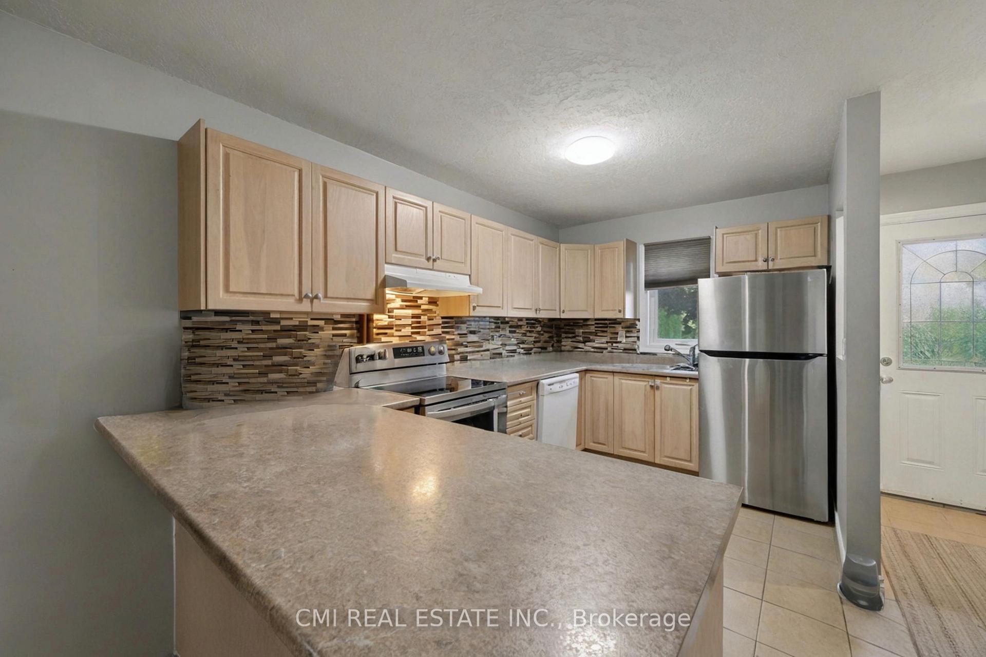 Photo 10 of 511 Thomas Street, Clearview, Stayner — HOMEH