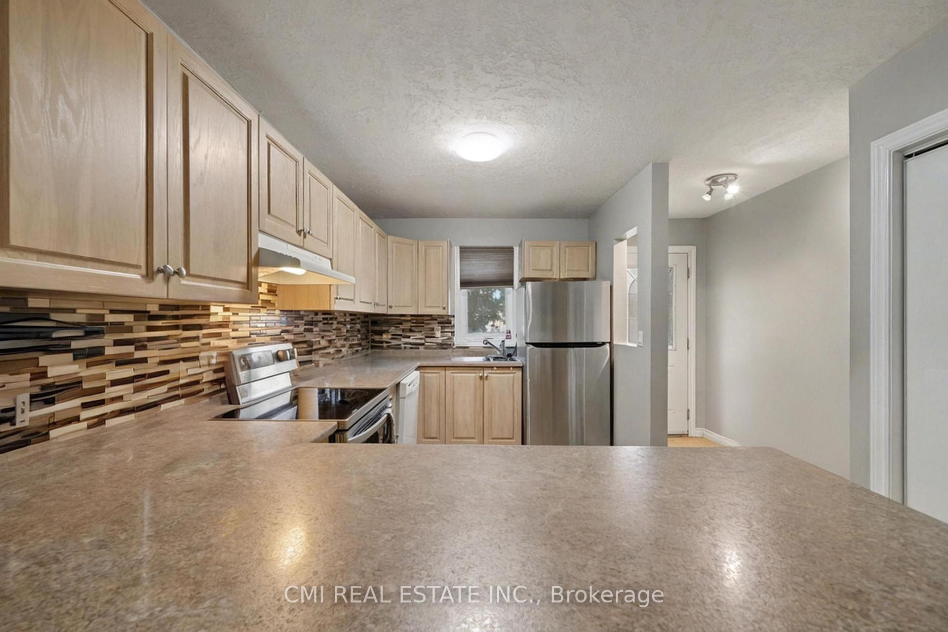 Photo 11 of 511 Thomas Street, Clearview, Stayner — HOMEH
