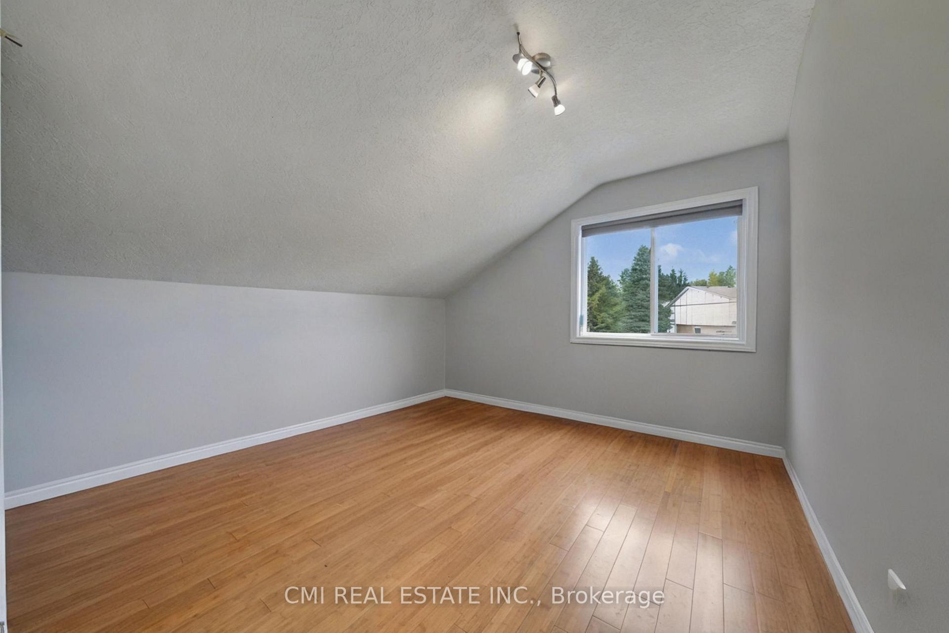 Photo 25 of 511 Thomas Street, Clearview, Stayner — HOMEH