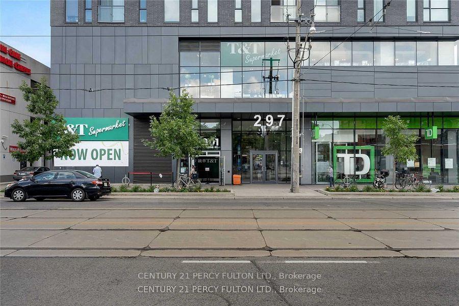 Front of Unit 1507, 297 College Street