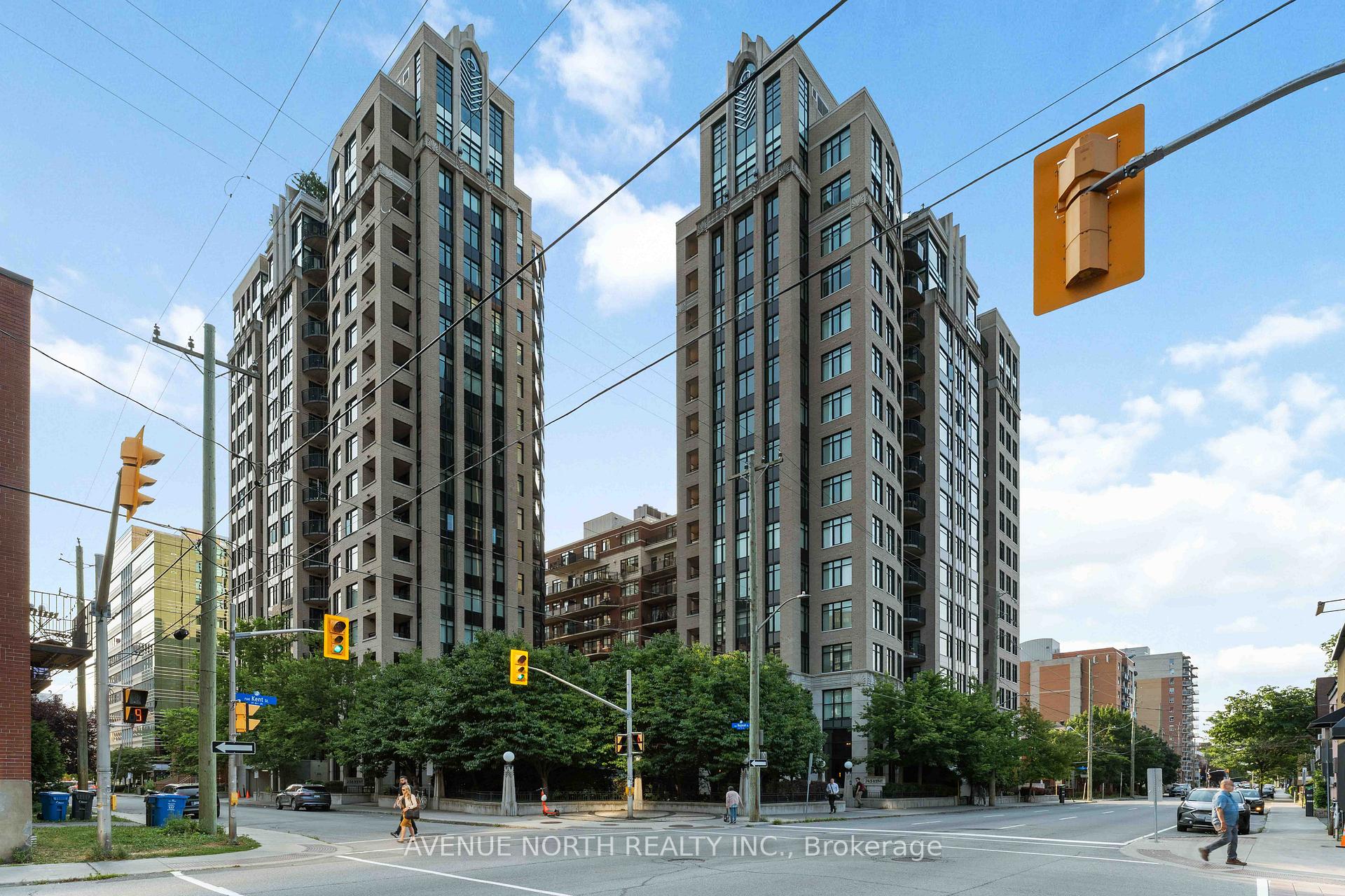 Front of Unit 1505, 245 Kent Street