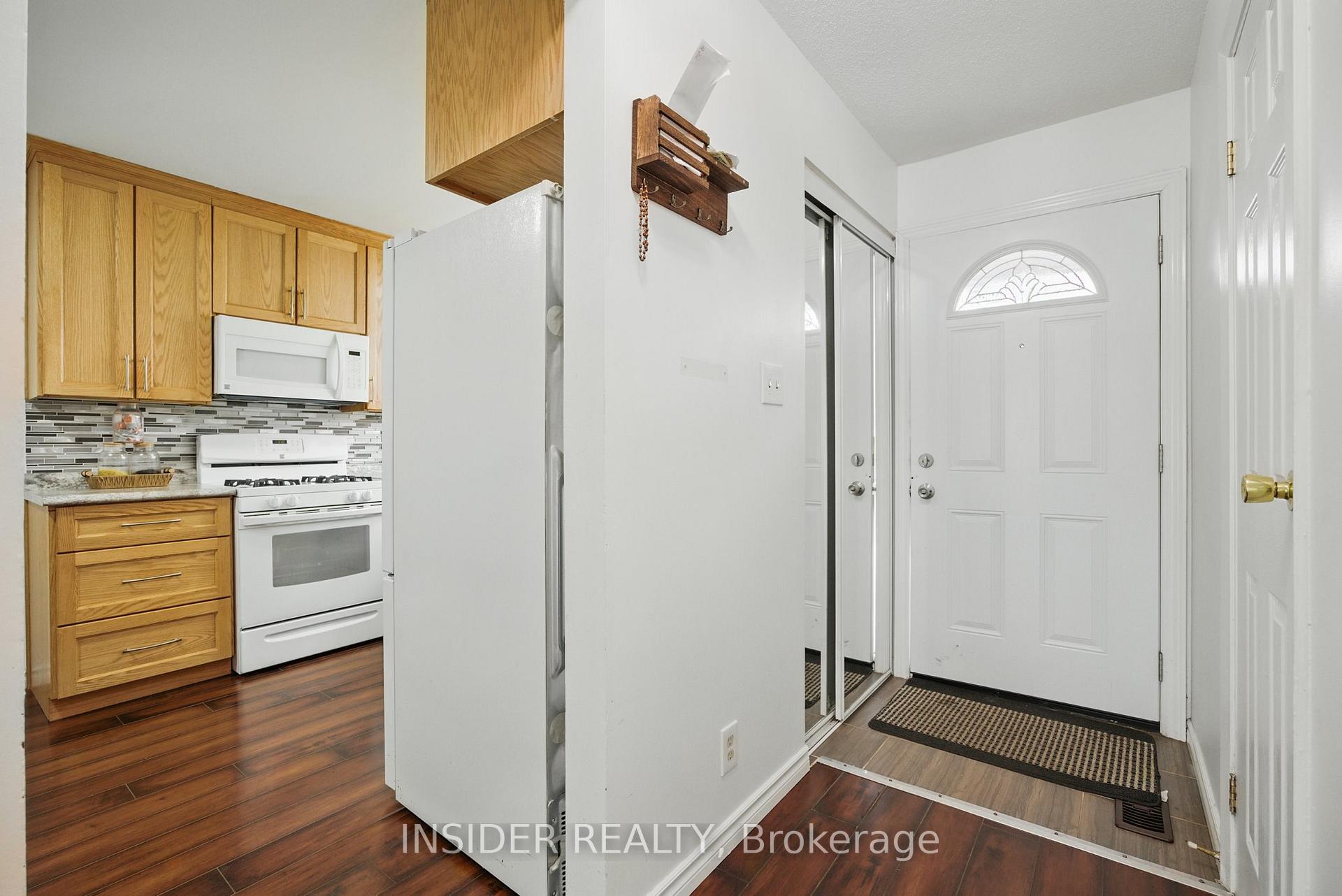 Photo 5 of 3089 Meadowbrook Lane, Windsor — HOMEH