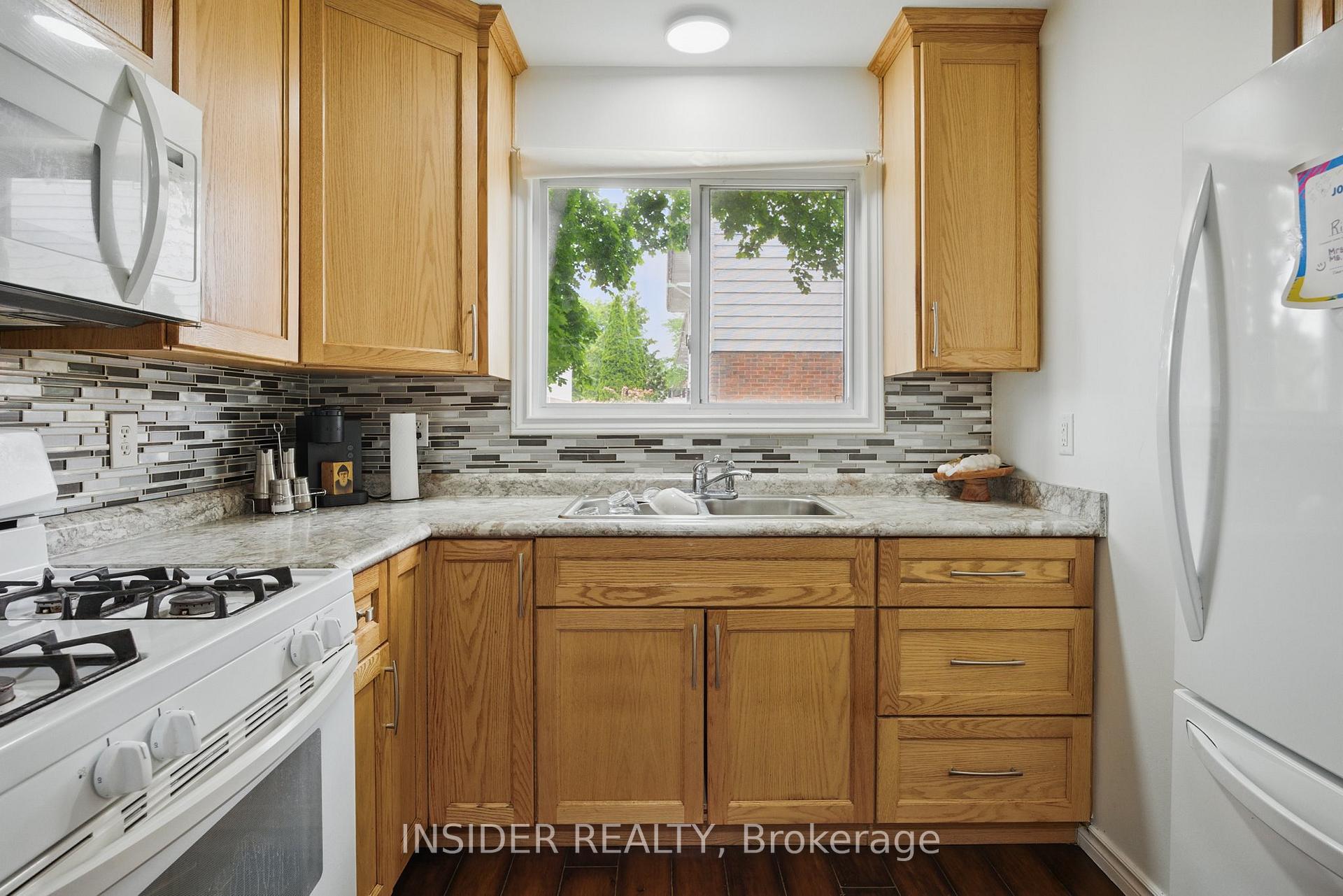 Photo 9 of 3089 Meadowbrook Lane, Windsor — HOMEH