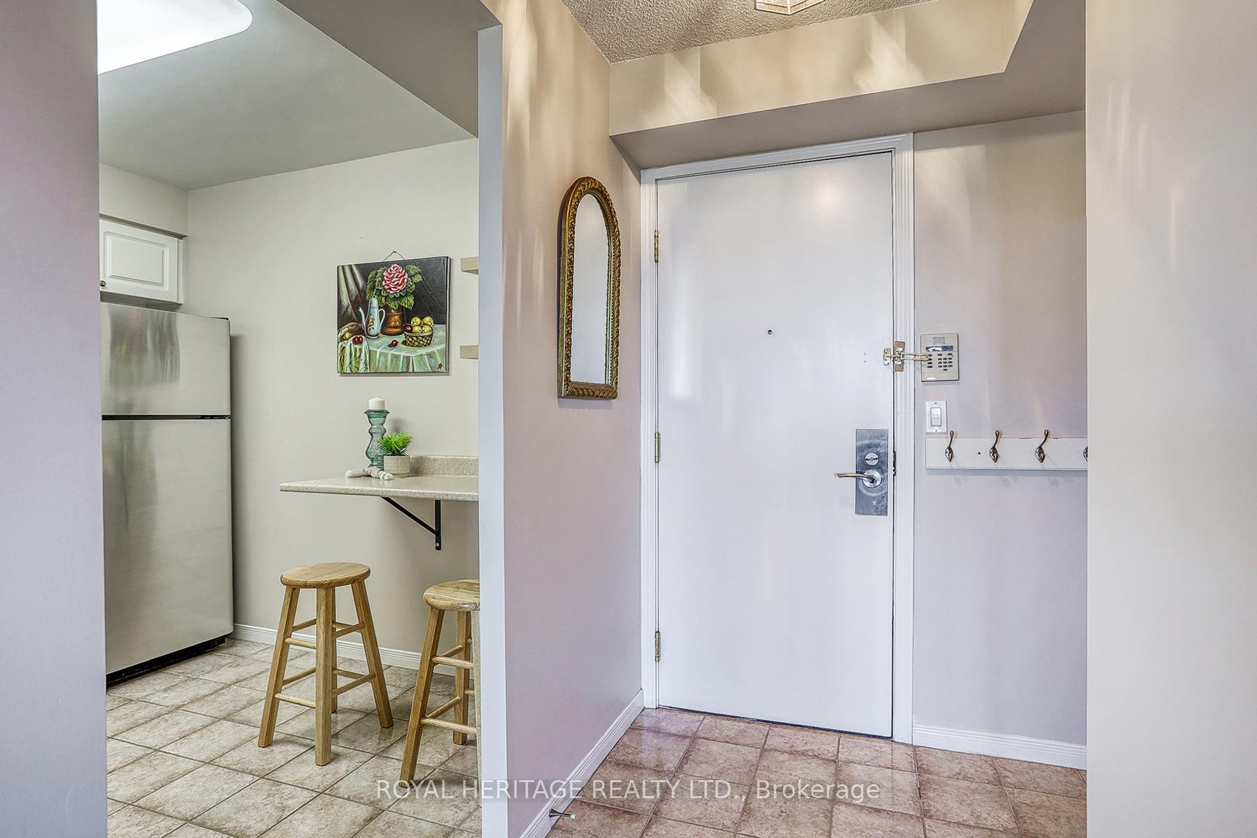 Photo 8 of Unit 1502, 1000 The Esplanade N, Pickering, Town Centre — HOMEH