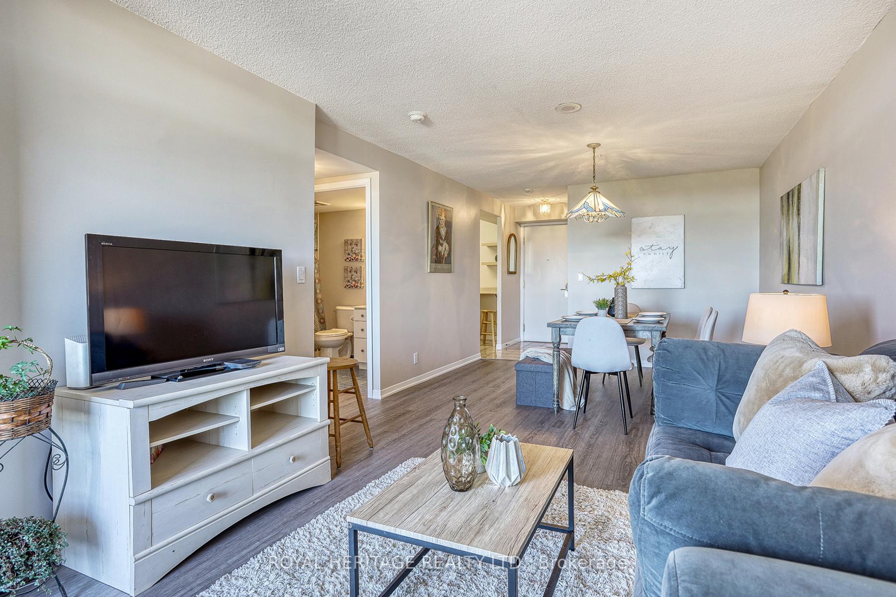 Photo 12 of Unit 1502, 1000 The Esplanade N, Pickering, Town Centre — HOMEH