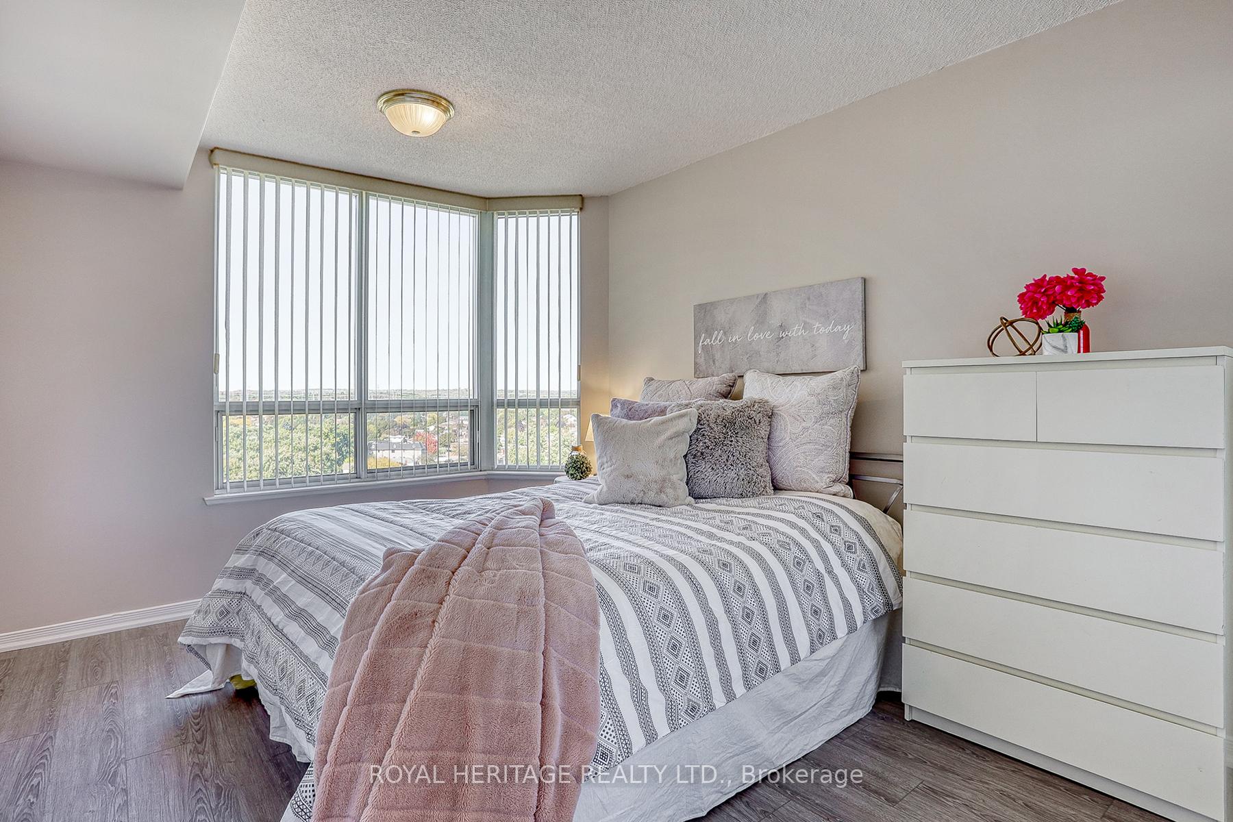 Photo 14 of Unit 1502, 1000 The Esplanade N, Pickering, Town Centre — HOMEH