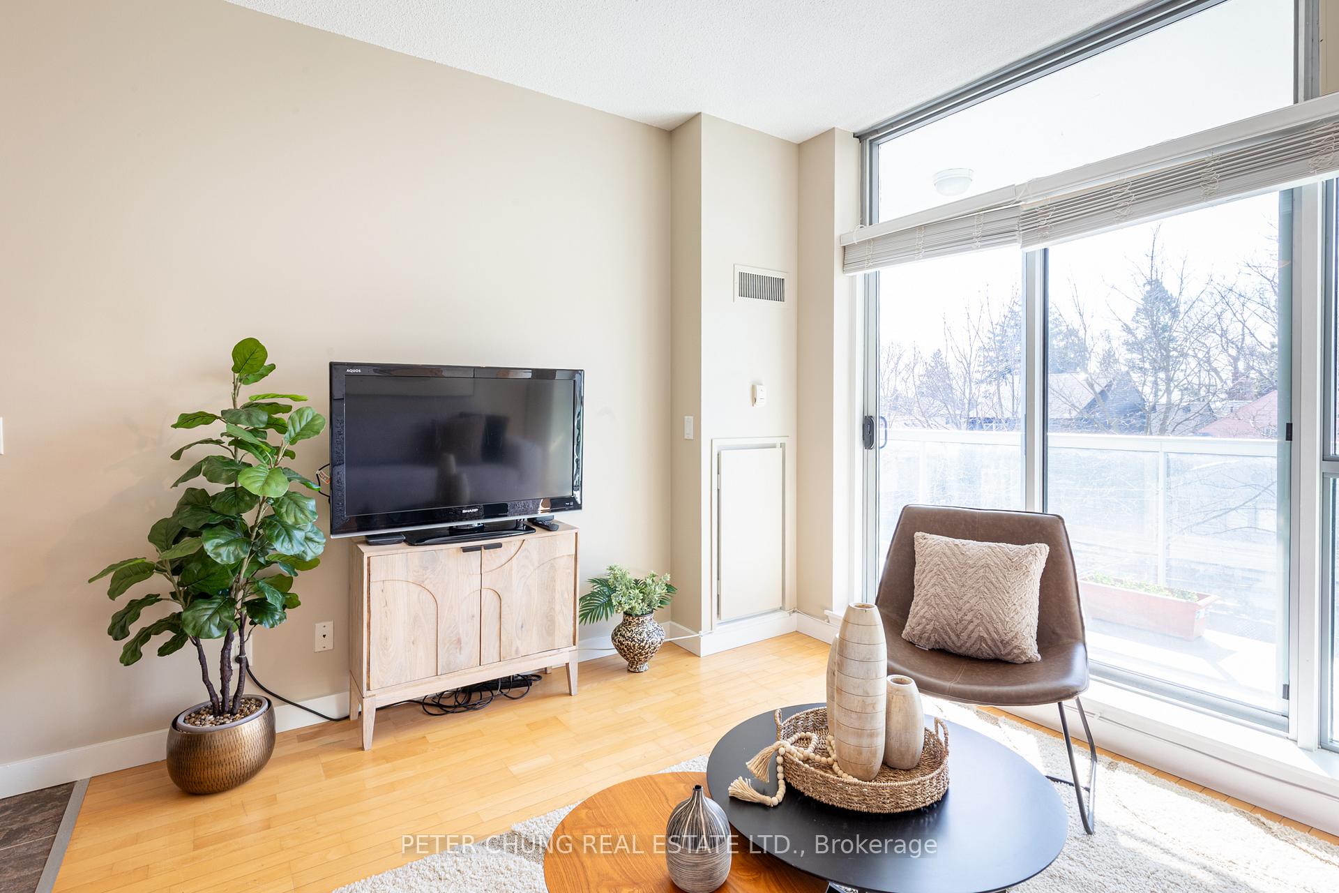 Photo 6 of Unit 303, 601 Kingston Road, Toronto, The Beaches — HOMEH