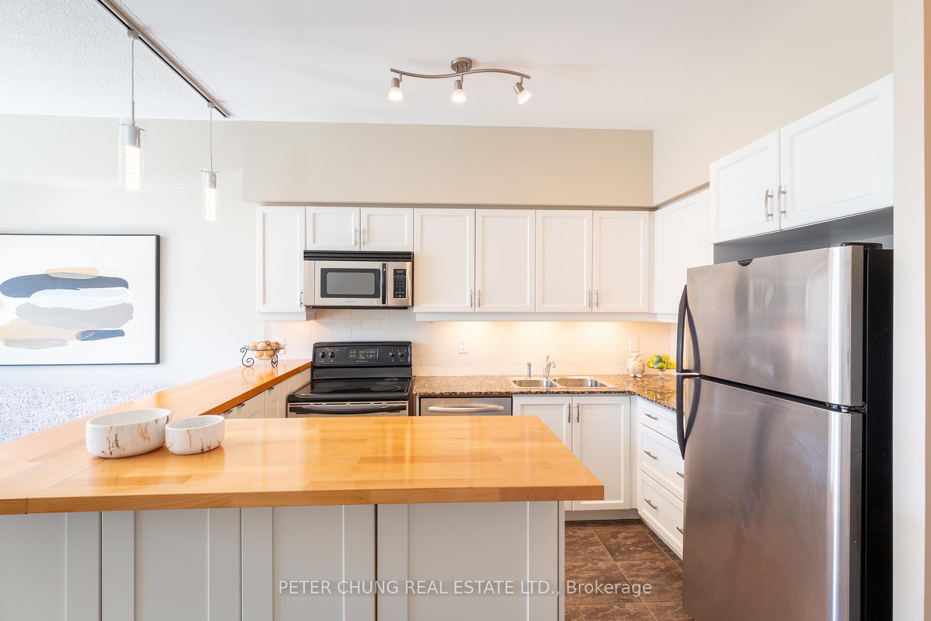 Photo 10 of Unit 303, 601 Kingston Road, Toronto, The Beaches — HOMEH