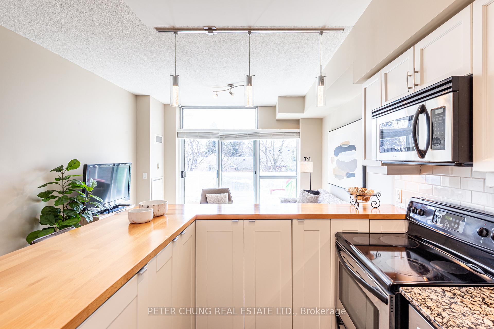 Photo 12 of Unit 303, 601 Kingston Road, Toronto, The Beaches — HOMEH