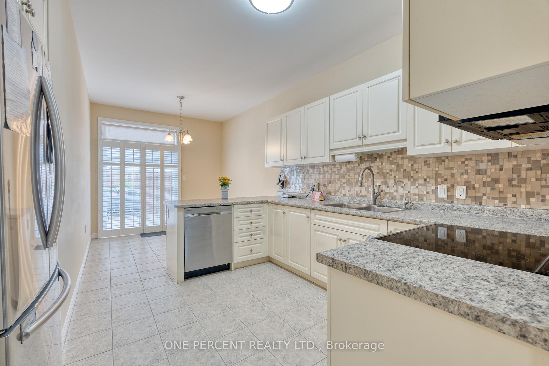 Photo 11 of Unit 21, 21 Stickland Lane, Hamilton, Binbrook — HOMEH
