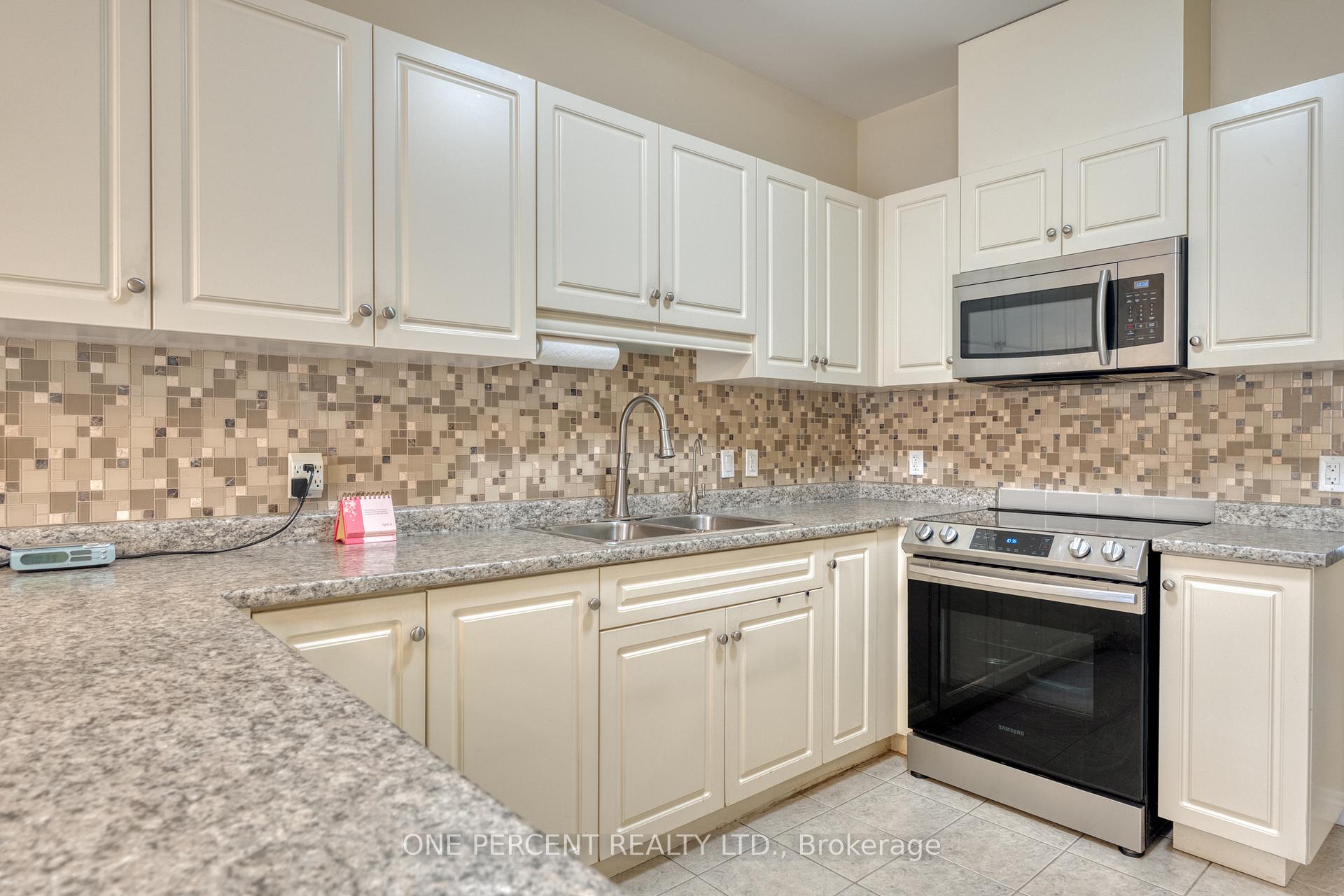 Photo 12 of Unit 21, 21 Stickland Lane, Hamilton, Binbrook — HOMEH
