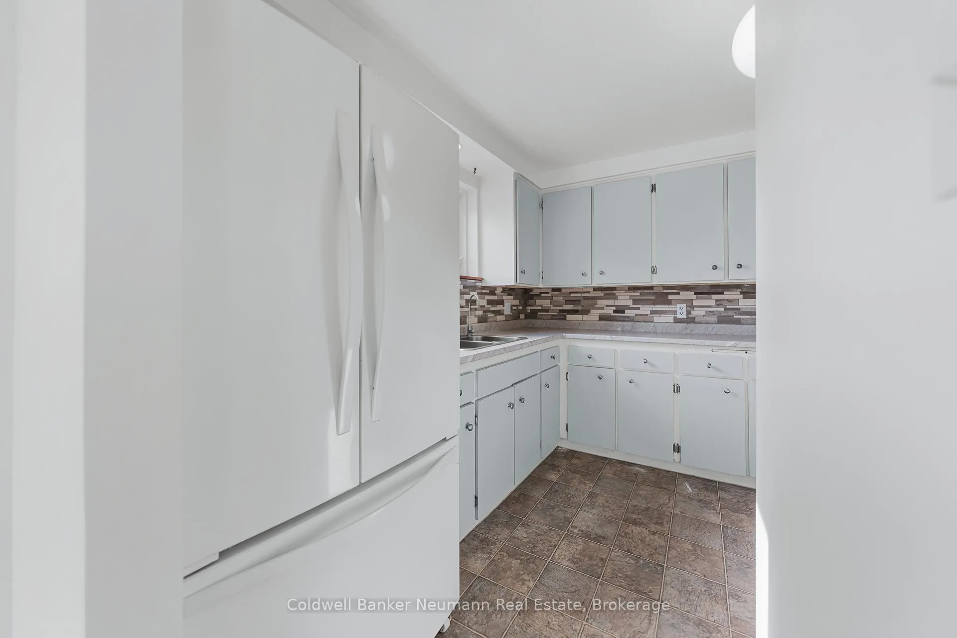 Photo 6 of Unit 19, 539 Willow Road, Guelph, Willow West/Sugarbush/West Acres — HOMEH
