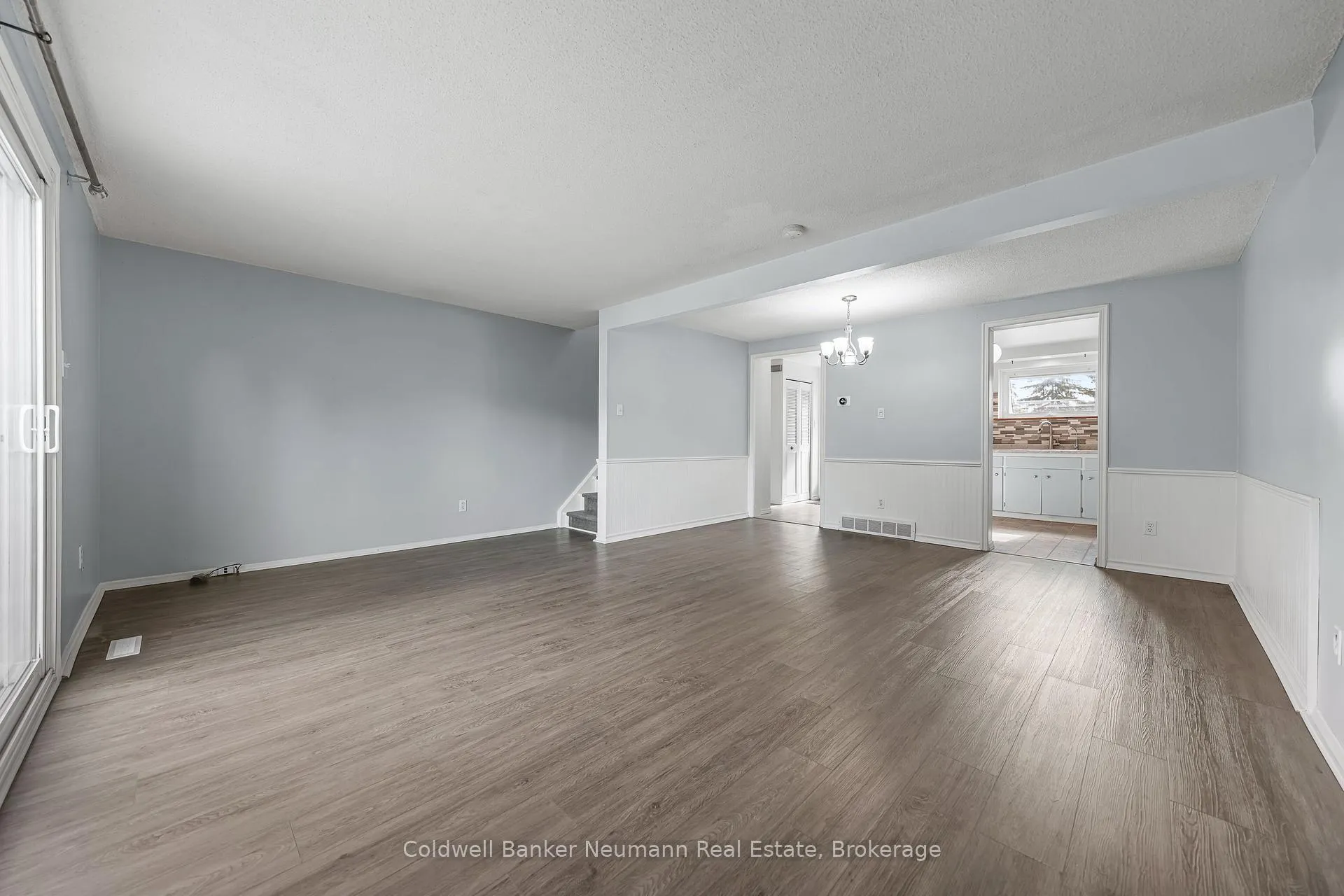 Photo 15 of Unit 19, 539 Willow Road, Guelph, Willow West/Sugarbush/West Acres — HOMEH