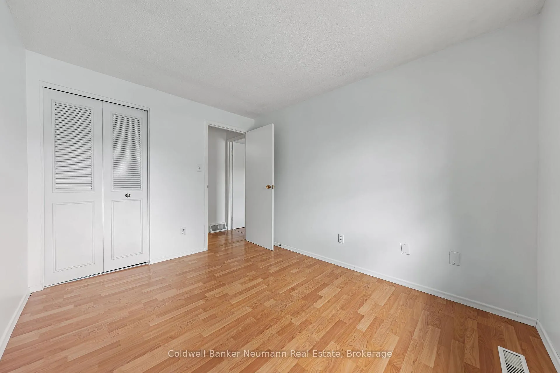 Photo 20 of Unit 19, 539 Willow Road, Guelph, Willow West/Sugarbush/West Acres — HOMEH
