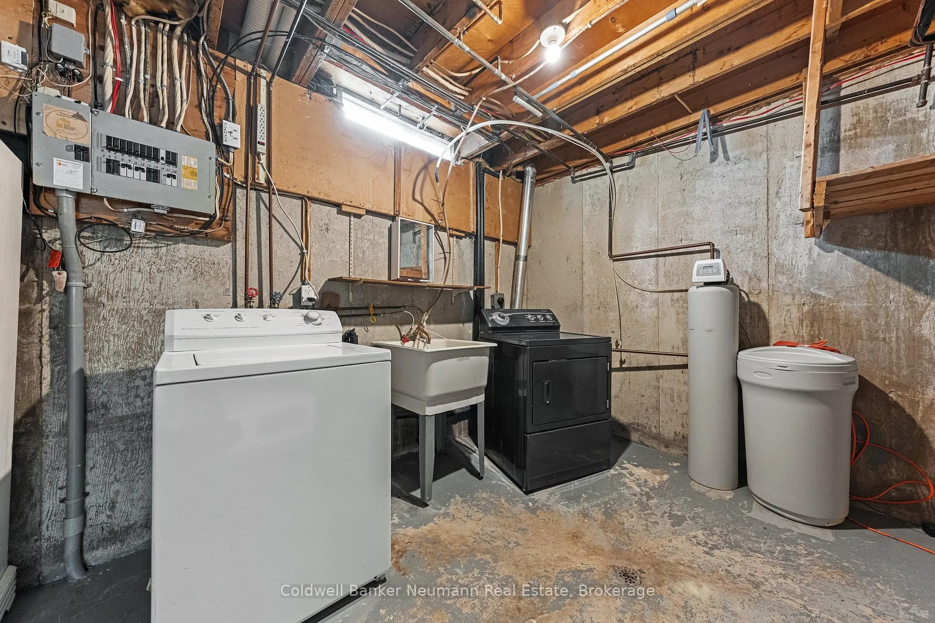 Photo 32 of Unit 19, 539 Willow Road, Guelph, Willow West/Sugarbush/West Acres — HOMEH