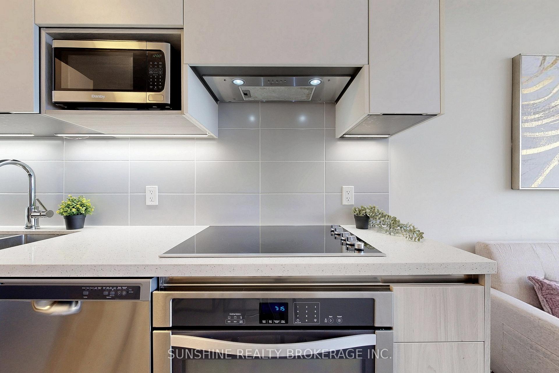 Photo 15 of Unit 322, 25 Water Walk Drive, Markham, Unionville — HOMEH