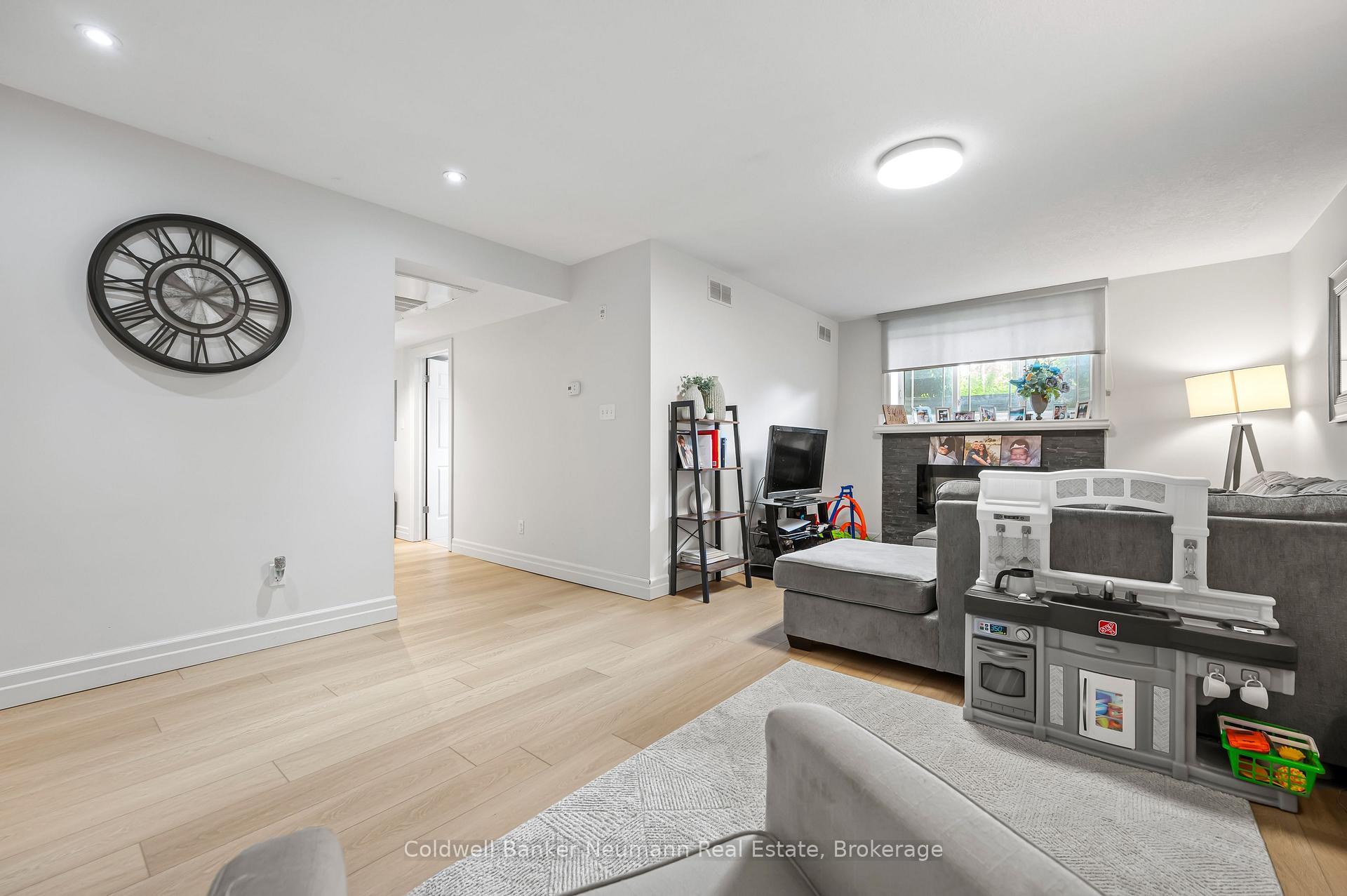 Photo 17 of Unit 101, 1522 King Street E, Kitchener — HOMEH