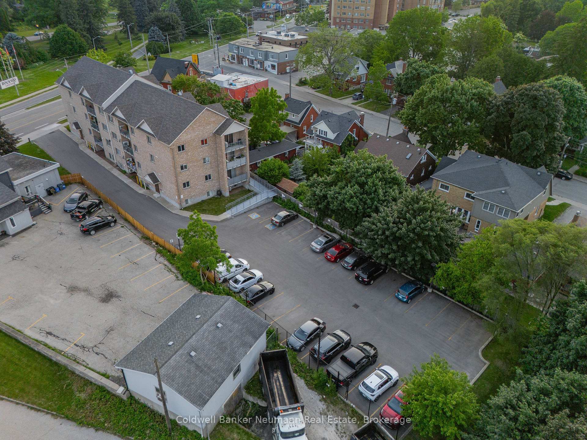 Photo 34 of Unit 101, 1522 King Street E, Kitchener — HOMEH
