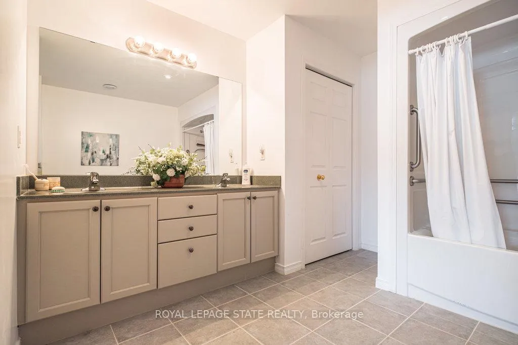 Photo 18 of Unit 401, 4000 Creekside Drive, Hamilton, Dundas — HOMEH