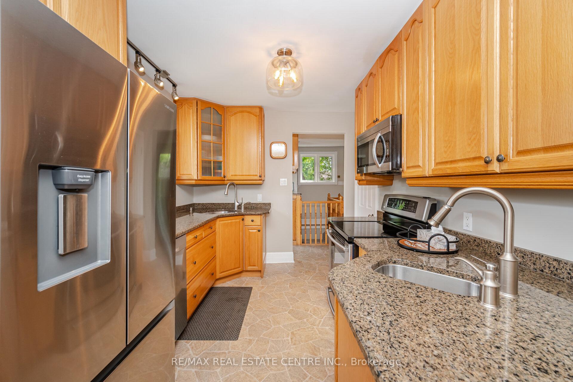 Photo 14 of 141 Elm Street, Collingwood — HOMEH